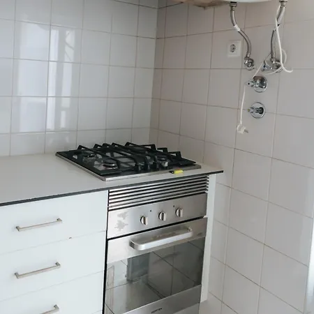 Aquilla Family 303 Лиссабон