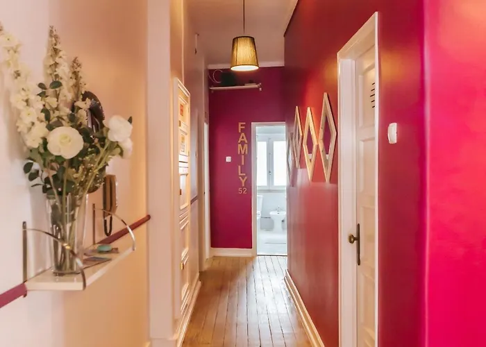 Aquilla Family 303 * Лісабон