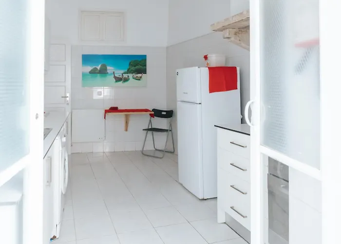 Aquilla Family 303 Лісабон