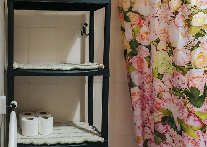 Проживання в сім'ї Aquilla Family 303 *