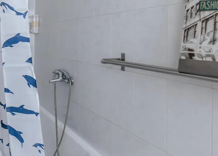 Проживання в сім'ї Aquilla Family 303 *